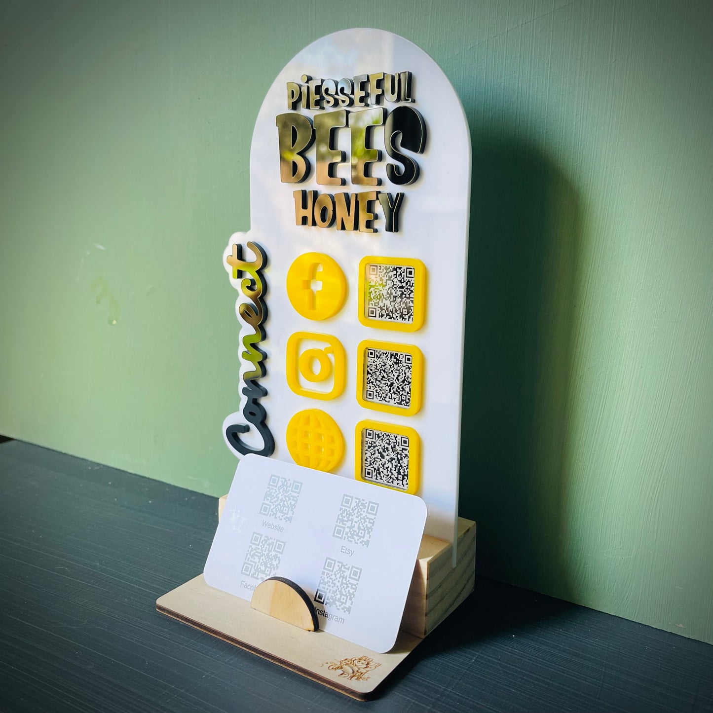 Business | 3D Social Media Stand - Small