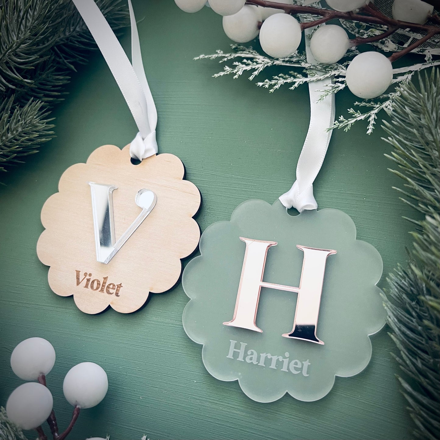 Christmas | Scalloped Initial Design