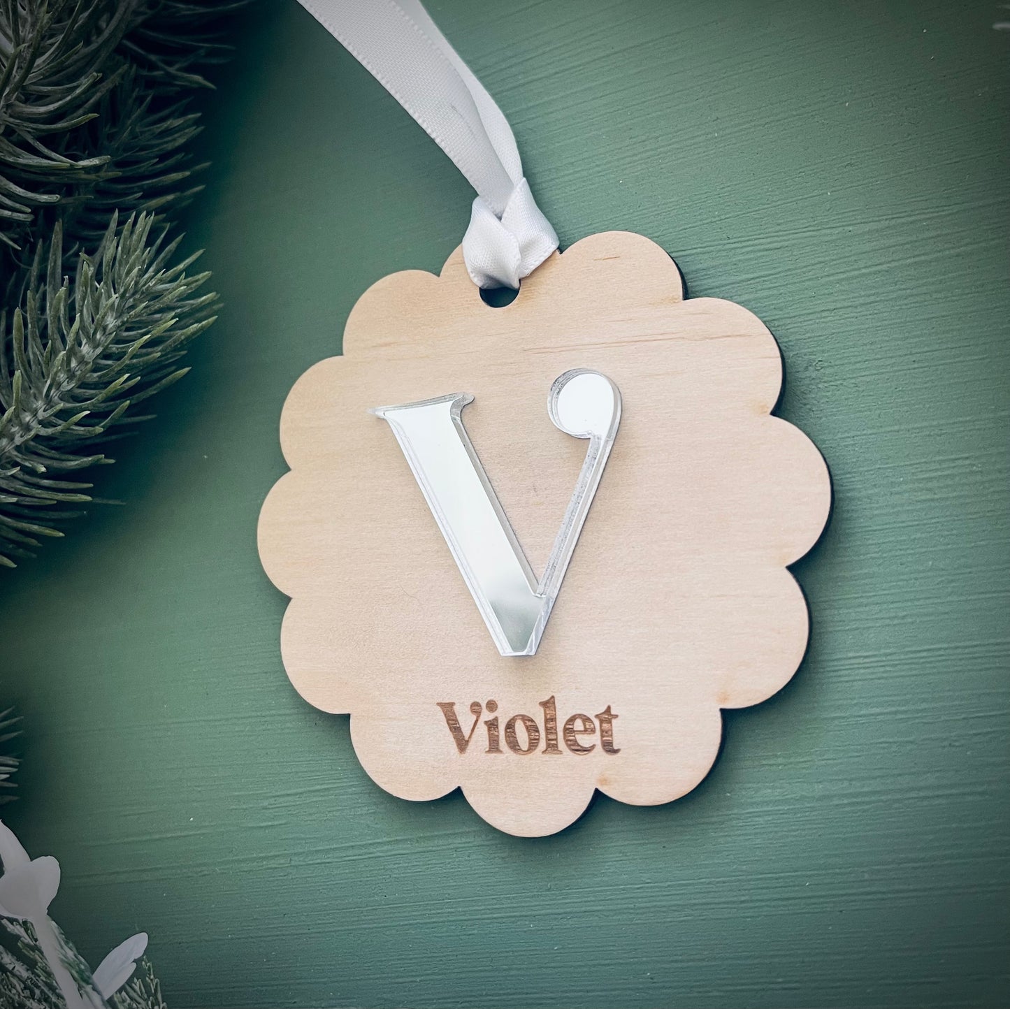 Christmas | Scalloped Initial Design