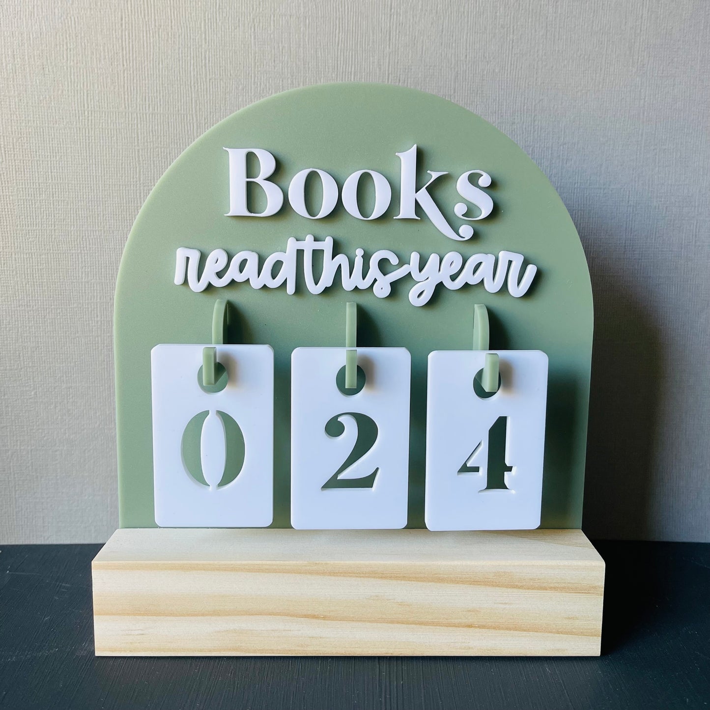 Book Tracker with Hook-On Numbers | Freestanding Acrylic Arch