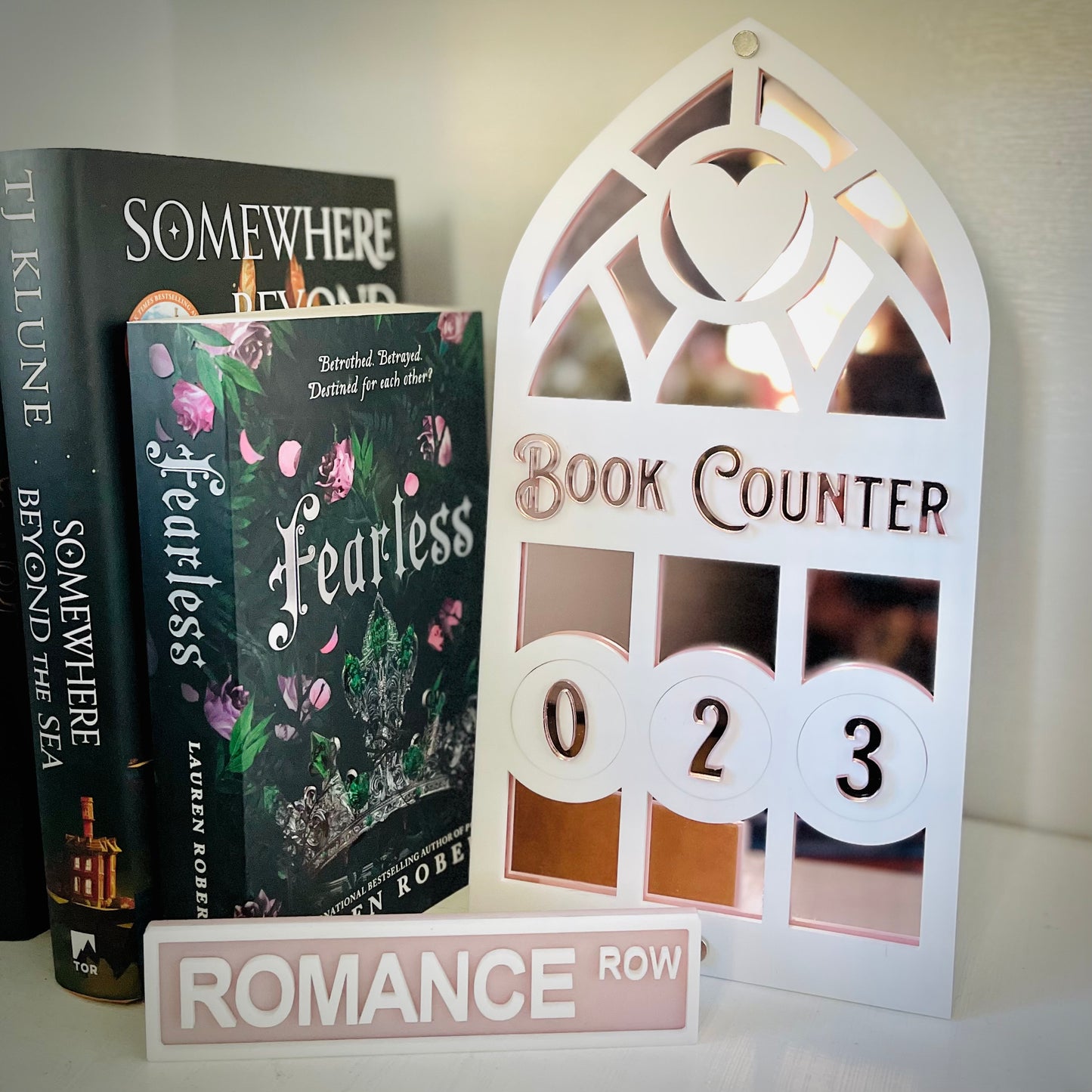 Romance Book Tracker | Gothic Heart | Romantasy Shelf Decor