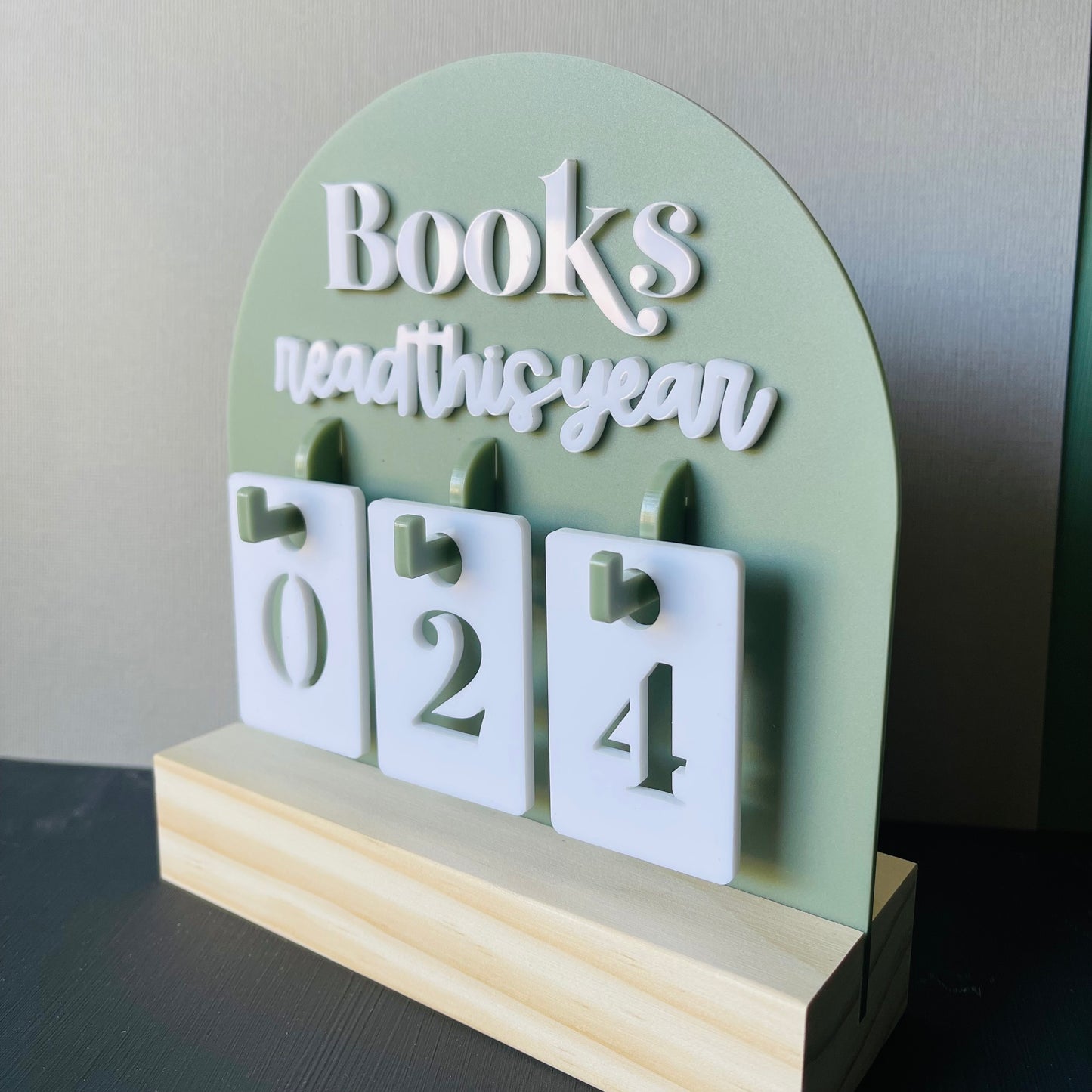 Book Tracker with Hook-On Numbers | Freestanding Acrylic Arch