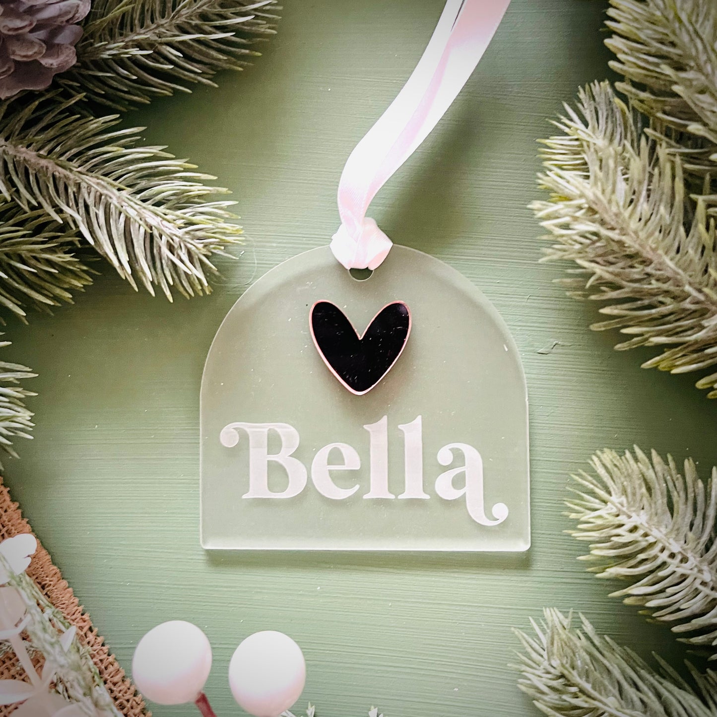 Christmas | Arch Bauble Name Design