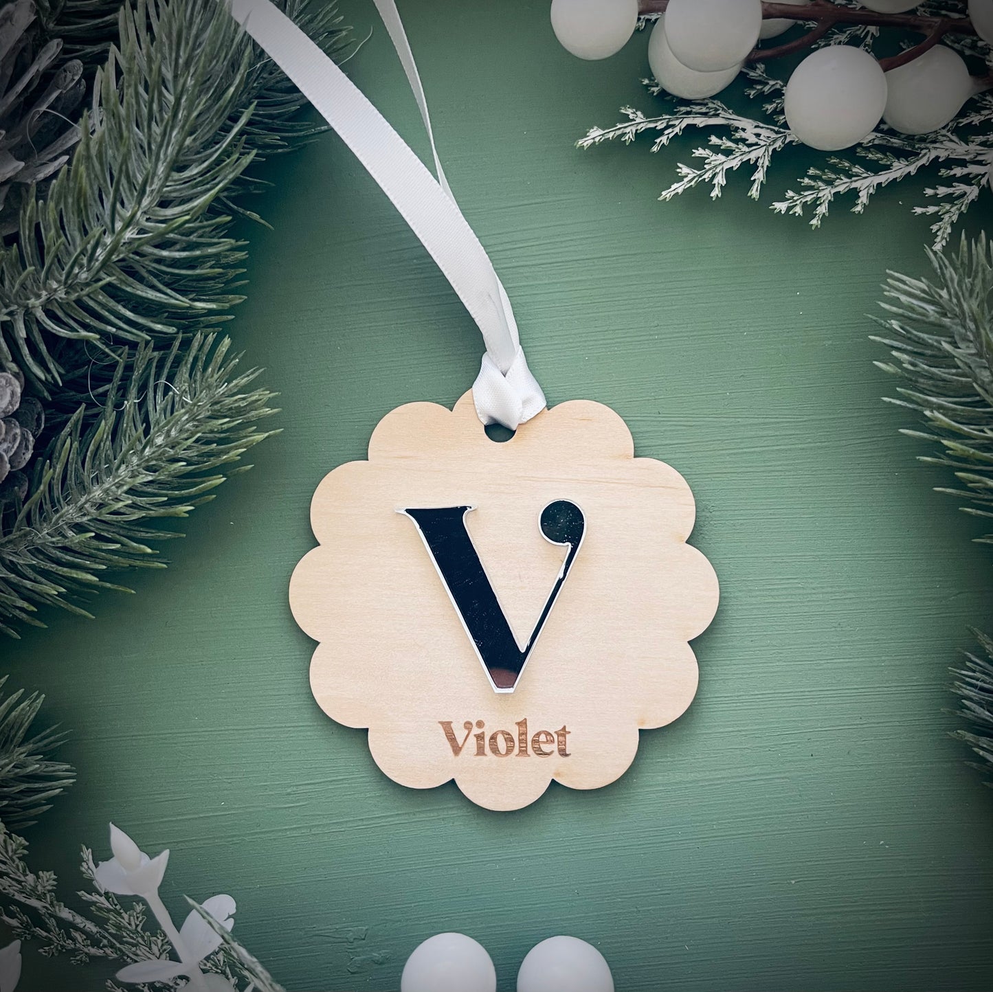 Christmas | Scalloped Initial Design