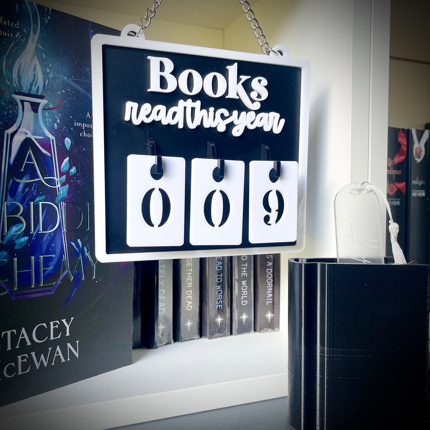 Book Tracker | Personalised Hanging Book Tracker with Number Hooks | For Avid Readers