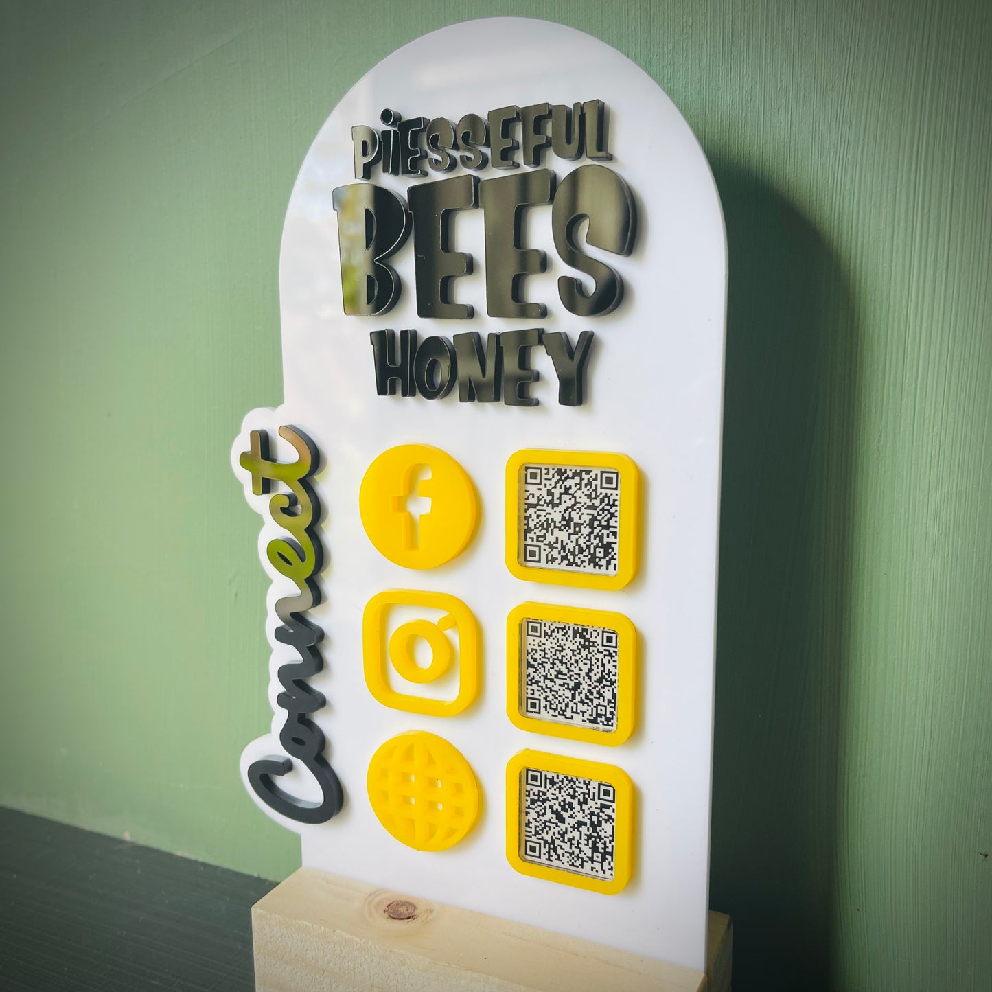 Business | 3D Social Media Stand - Small