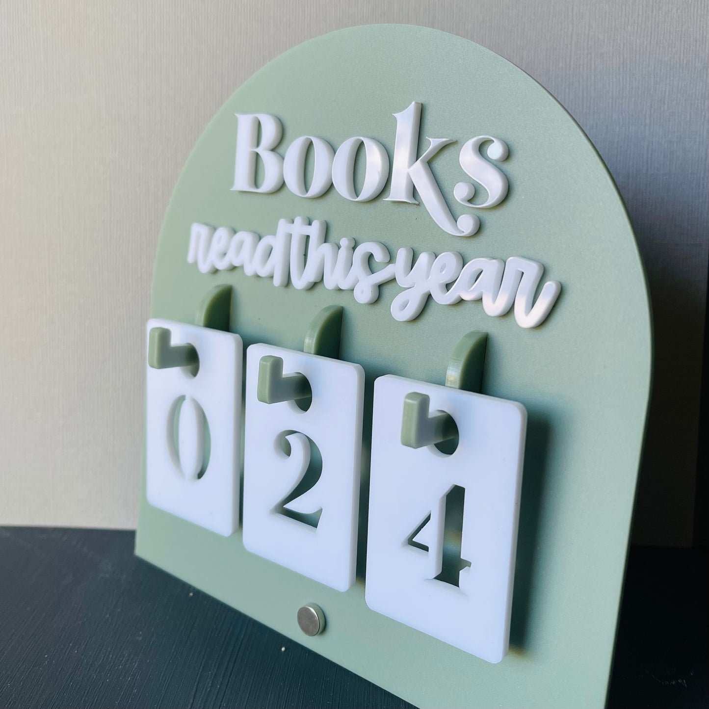Book Tracker with Hook-On Numbers | Freestanding Acrylic Arch