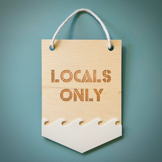 Surfing Plaque | Wave Design