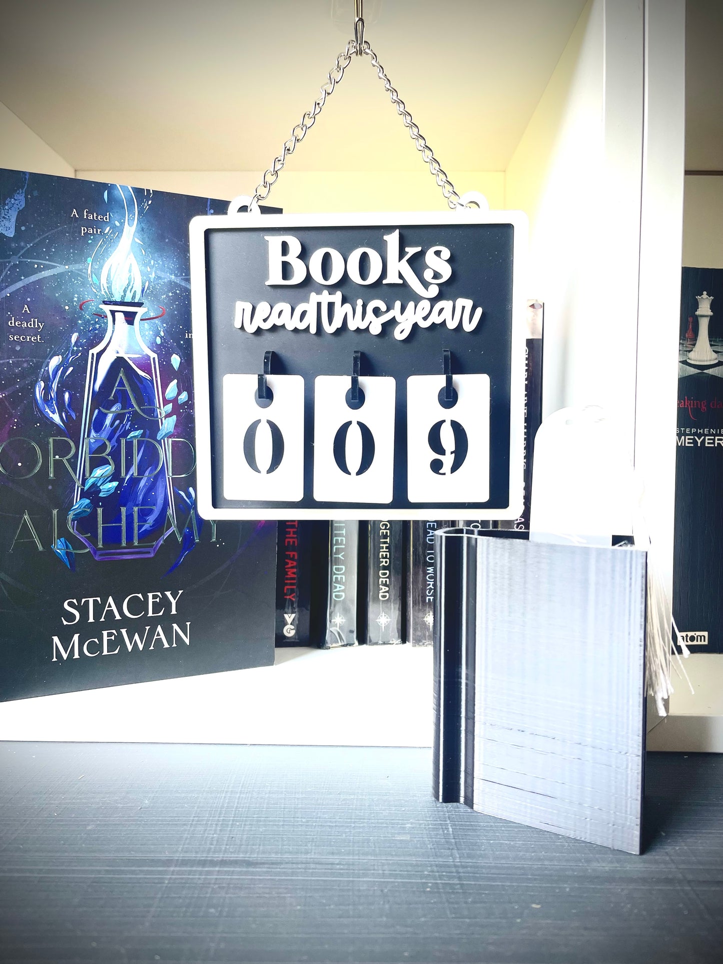 Book Tracker | Personalised Hanging Book Tracker with Number Hooks | For Avid Readers