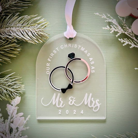 Christmas | Mr & Mrs Ring Design (Arch)