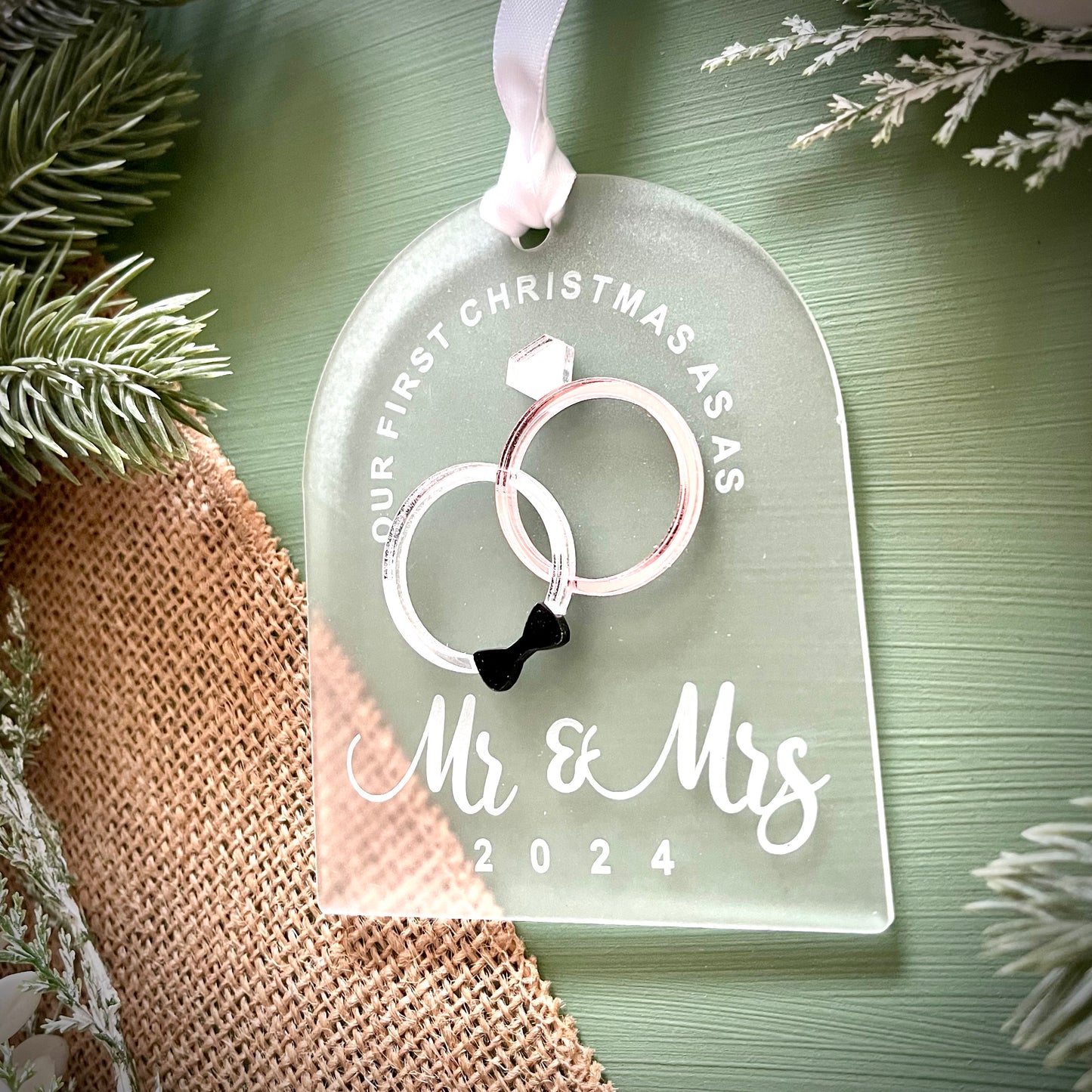Christmas | Mr & Mrs Ring Design (Arch)