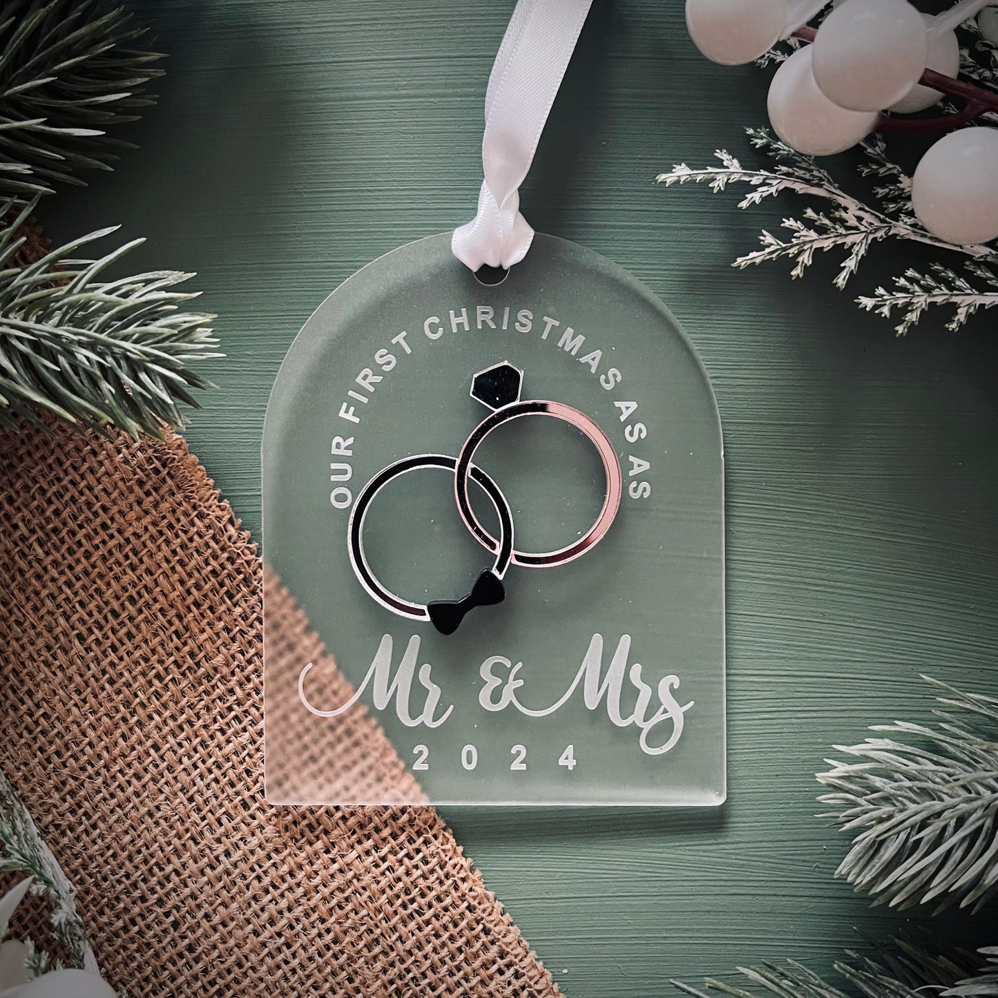 Christmas | Mr & Mrs Ring Design (Arch)