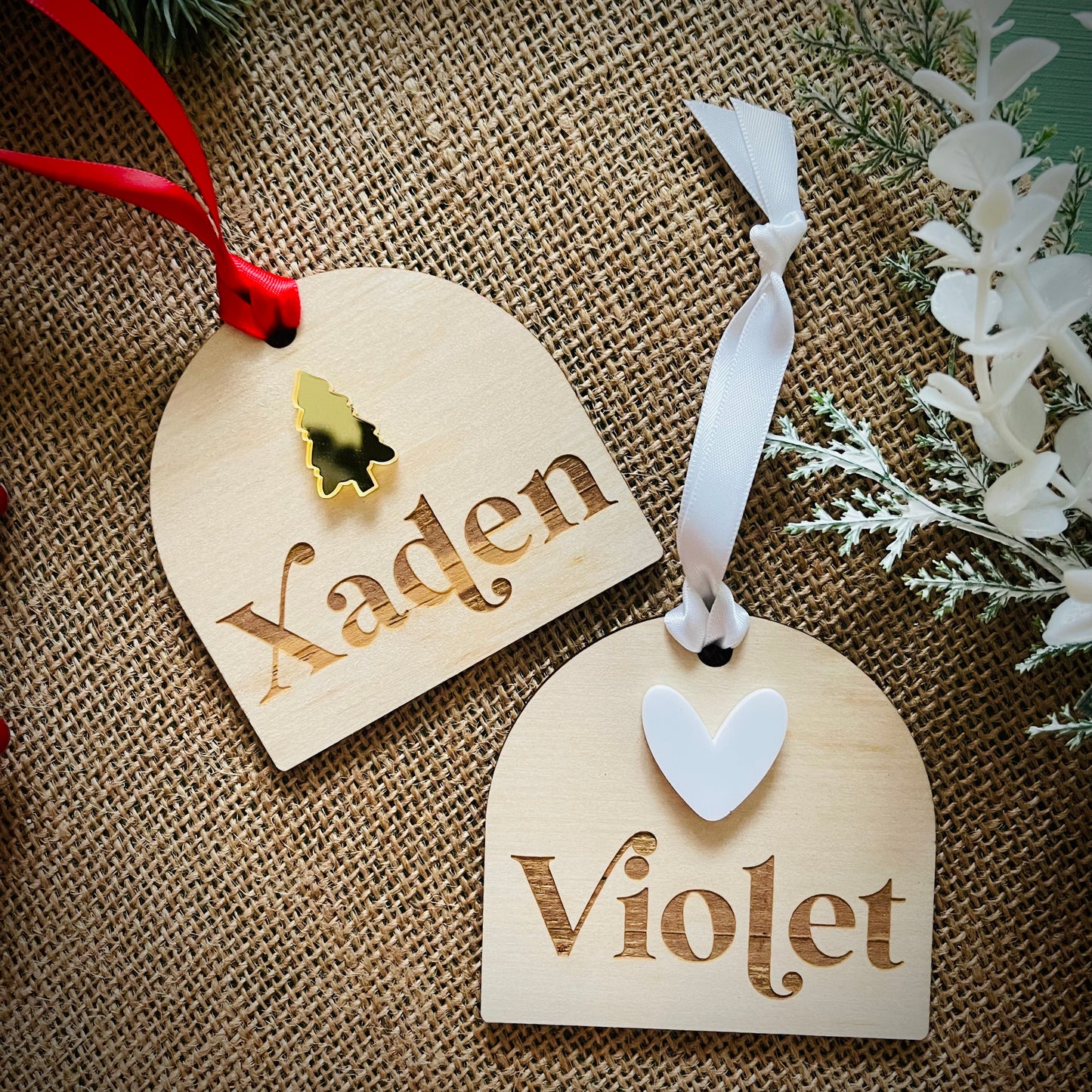 Christmas | Arch Bauble Name Design